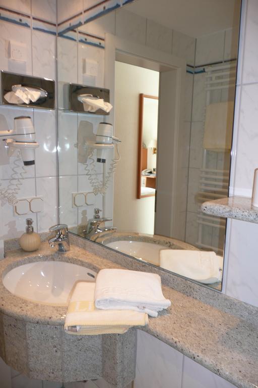 Seehotel Neue Liebe Κουξχάφεν Εξωτερικό φωτογραφία